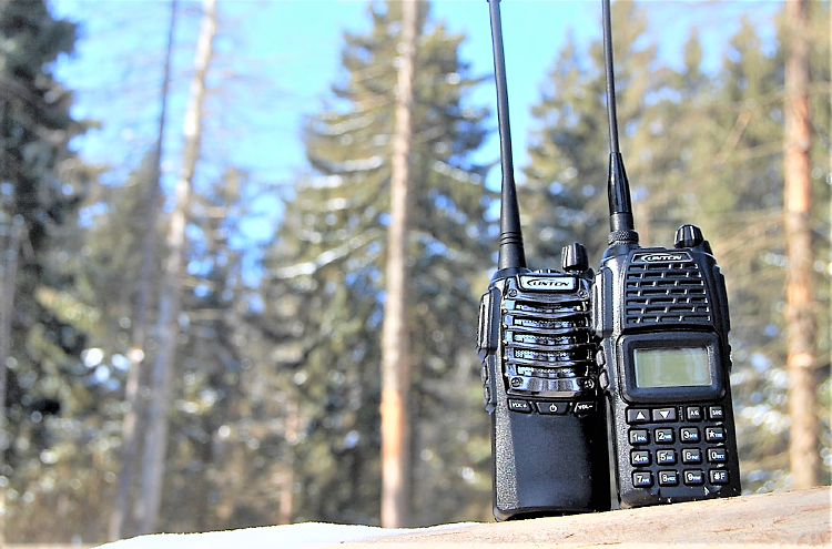 Использование радиостанции. Рация 23ртм. Motorola двухдиапазонная рация. Рация Радон p25 Полицейская. Радиостанция р 55.